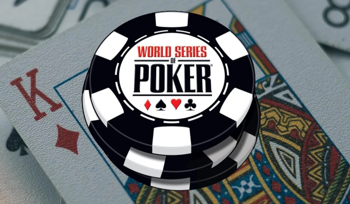 WSOP Spielchip auf Spielkarten